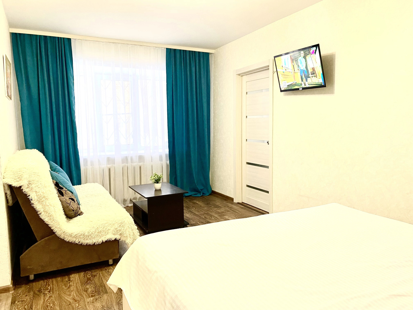 Апартаменты Уютная 2х-комнатная квартира в центре гоpода рядом с набережной