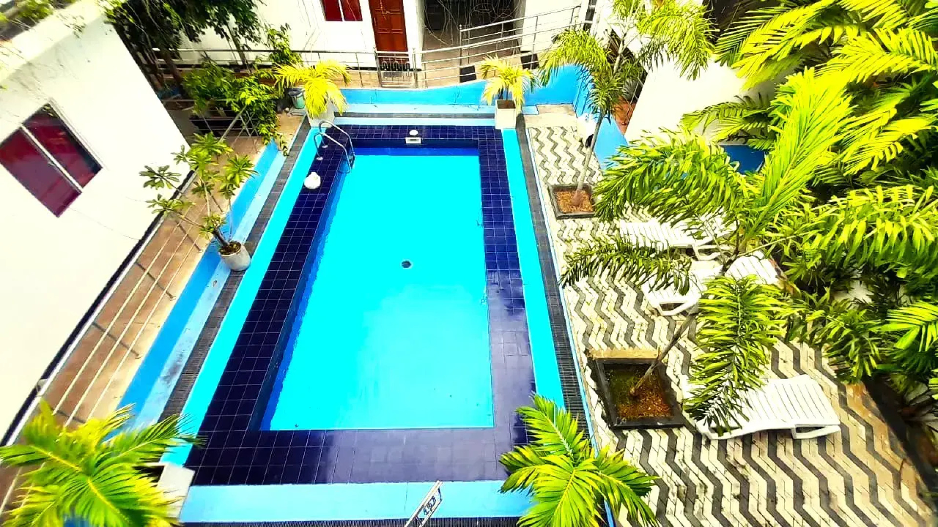 Отель Sea Breeze