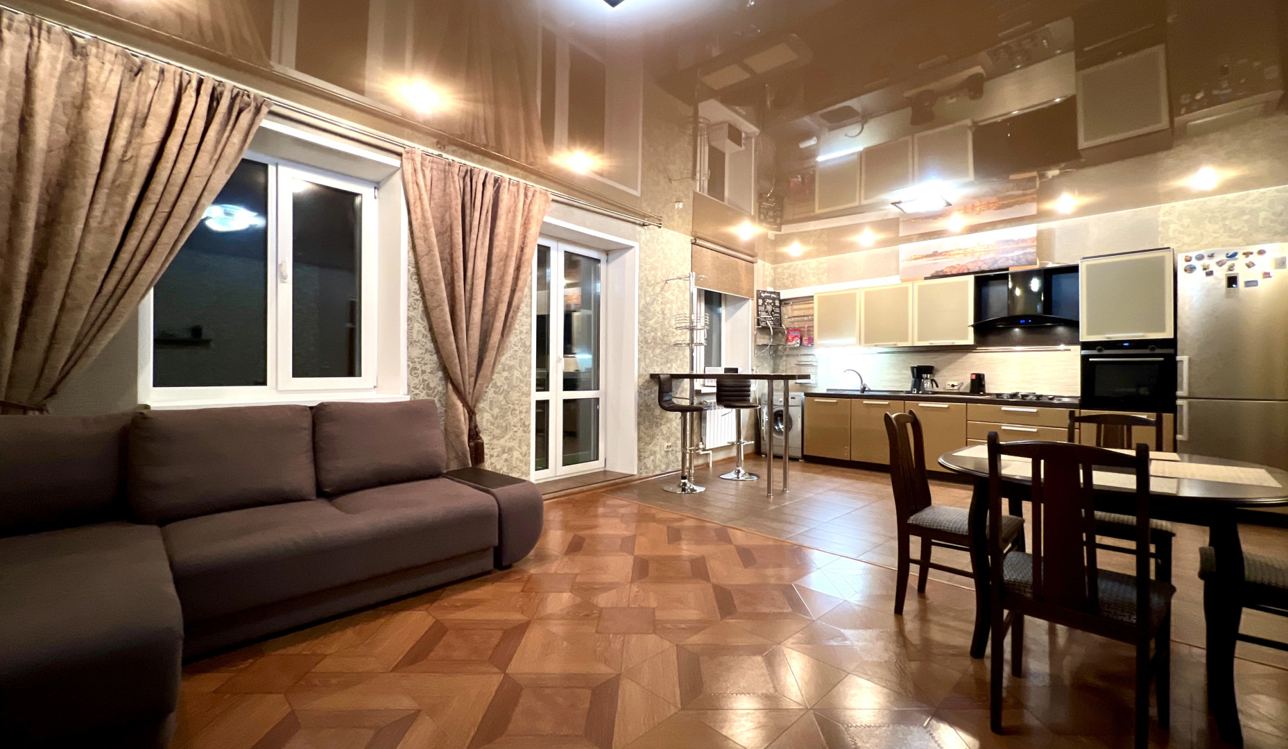 Квартира 3-комнатная Видовая Yarapartments на Набережной