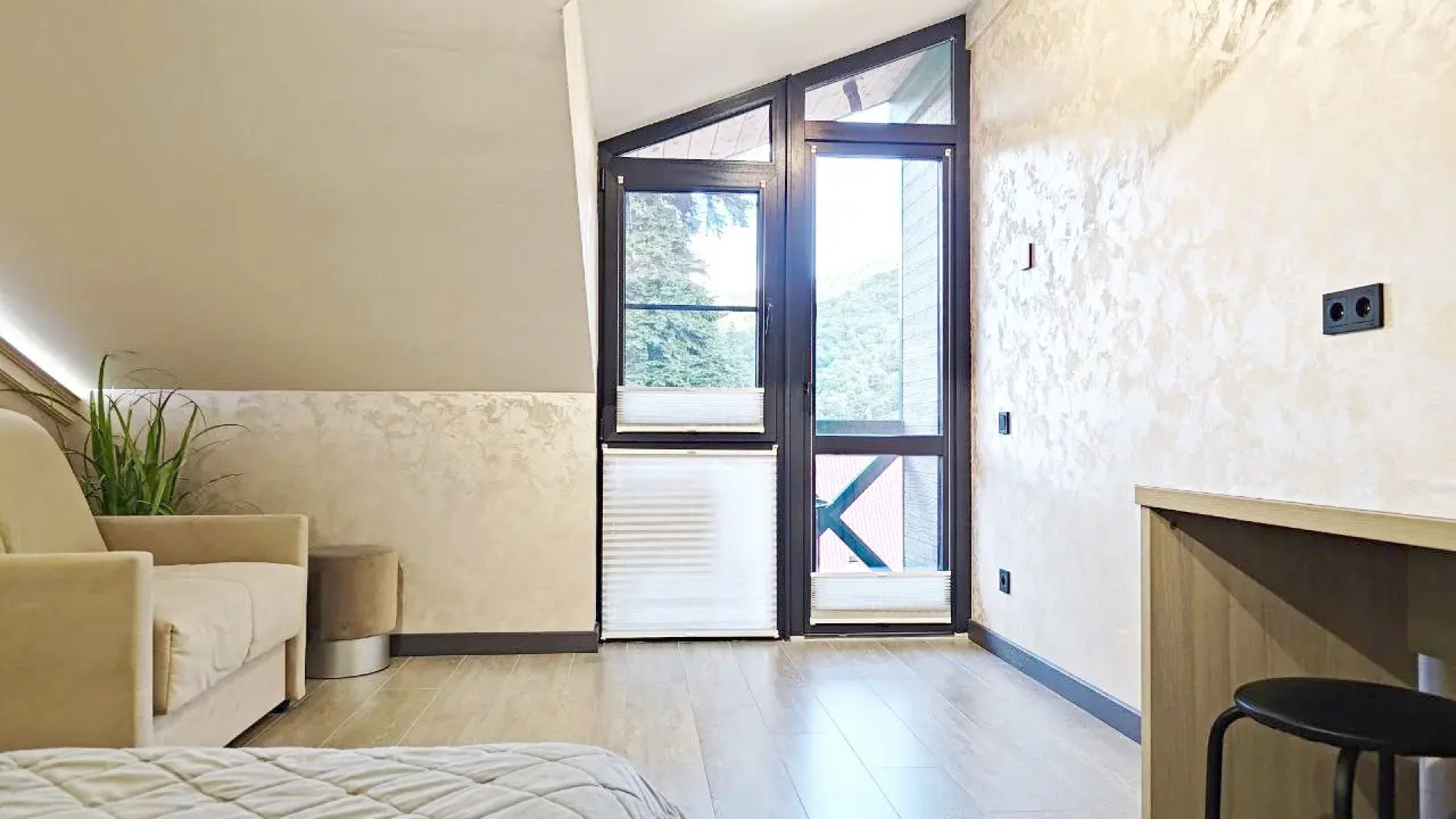 Апартаменты Greenberg на Защитников Кавказа 114