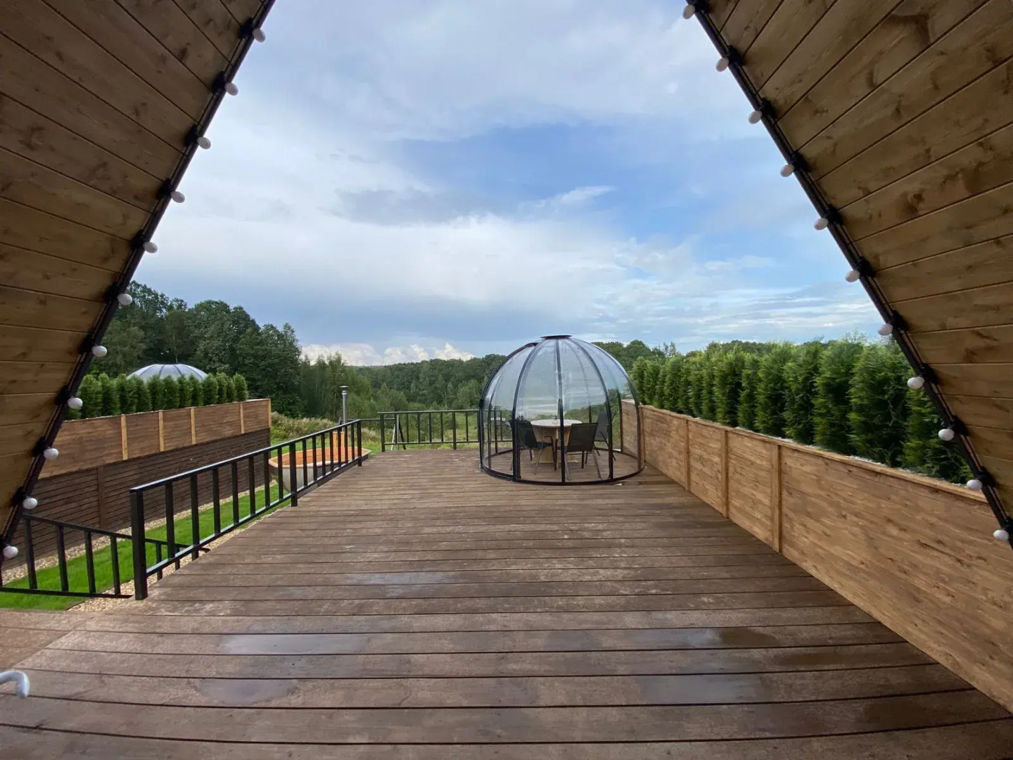 Частный Дом с Террасой и Видом на Лес