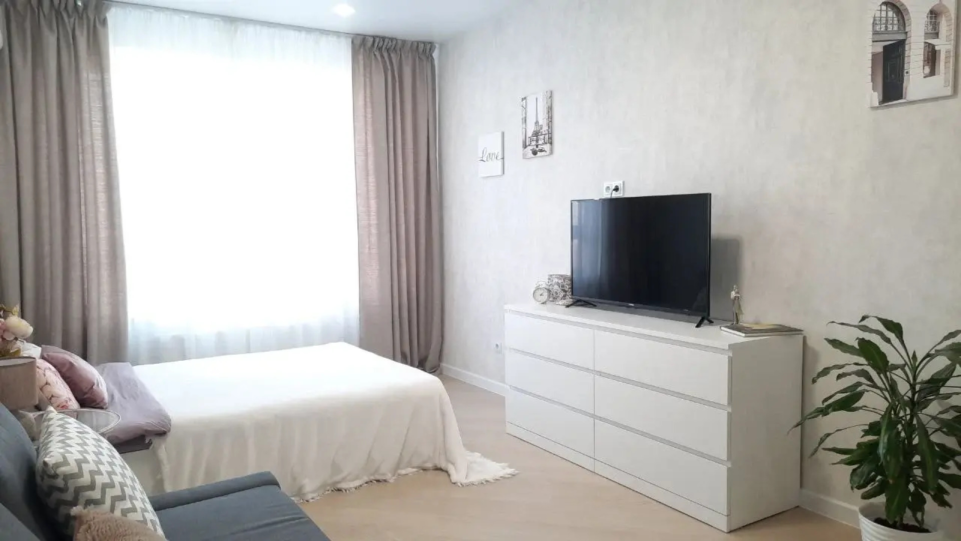 Квартира "Билет в Париж" рядом с парком Галицкого. Сеть Мята