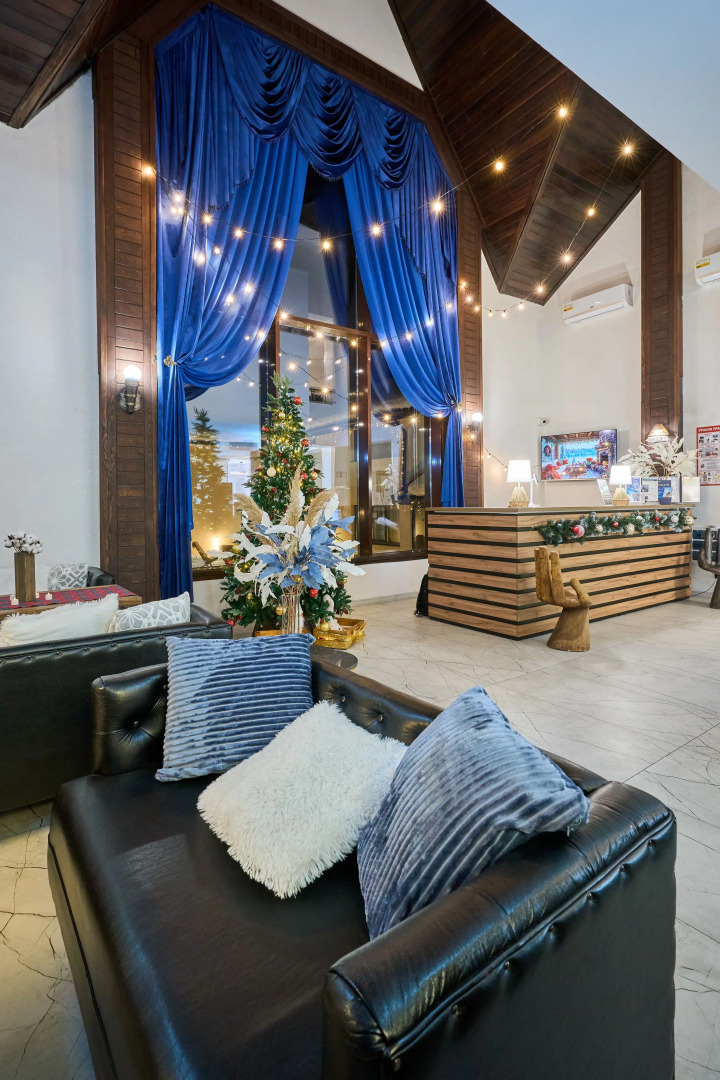 Отель Astra de Rosa