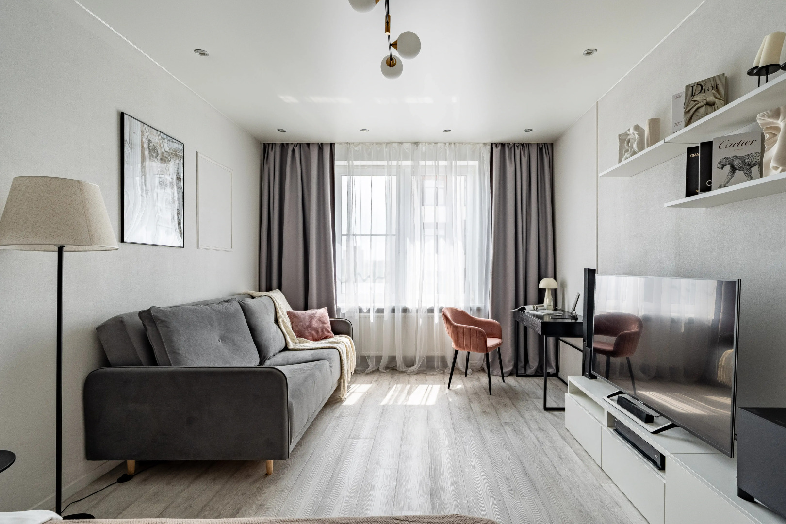 Квартира Antic на Кременчугской Satin Home