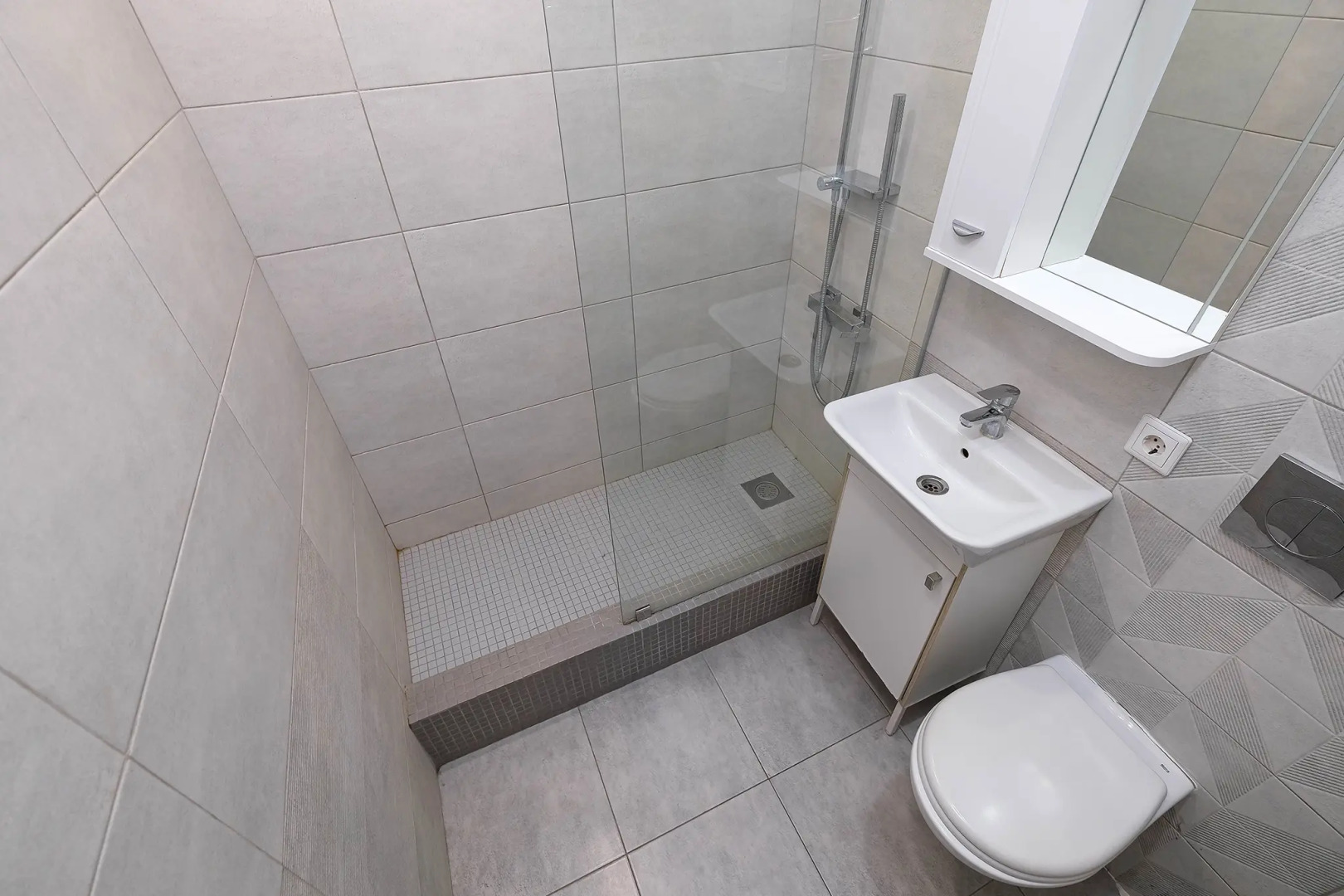 Квартира 1 комнатная на Челюскинцев 14-158