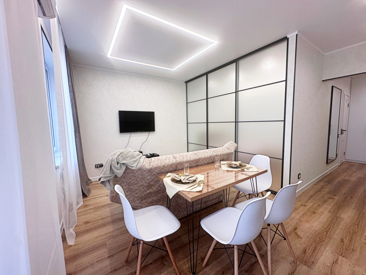 Апартаменты 1-к около ТЦ Парк Хаус