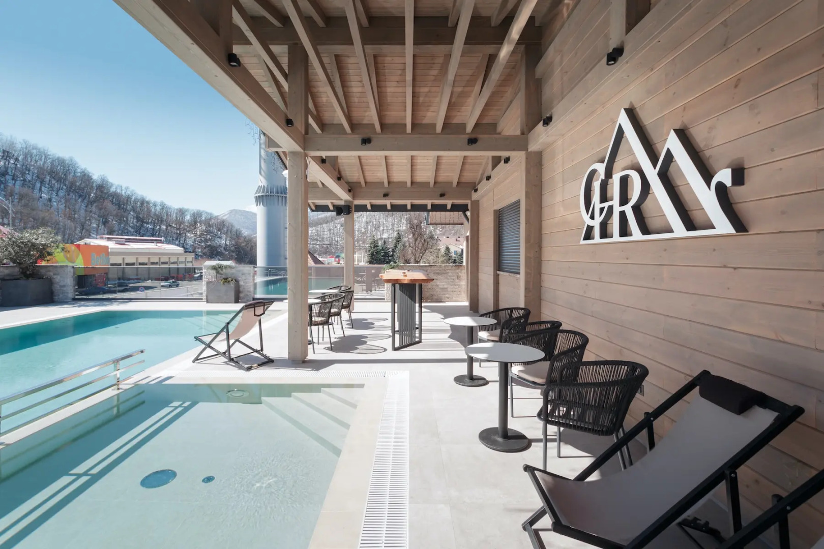 Country Hills Resort