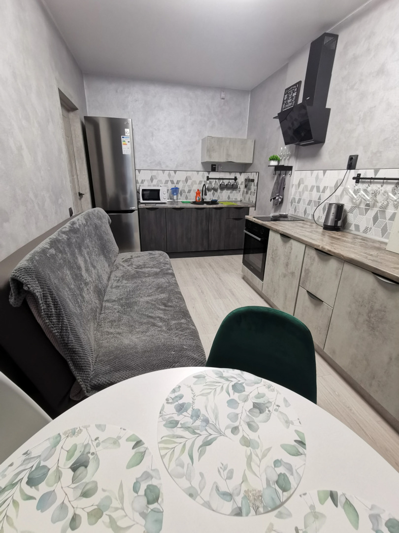 Квартира Уютная с двумя спальнями и удобным выездом в сторону моря