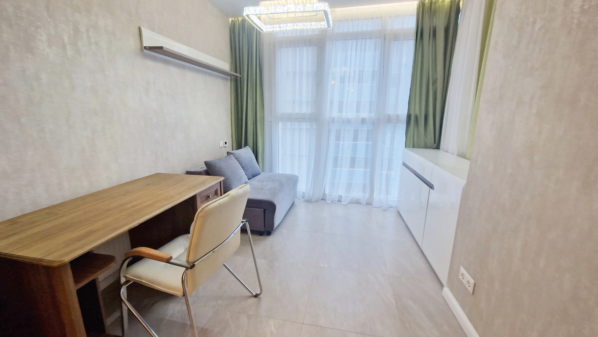 Квартира с панорамным видом на реку Казанка и Казанский кремль, рядом со станцией метро