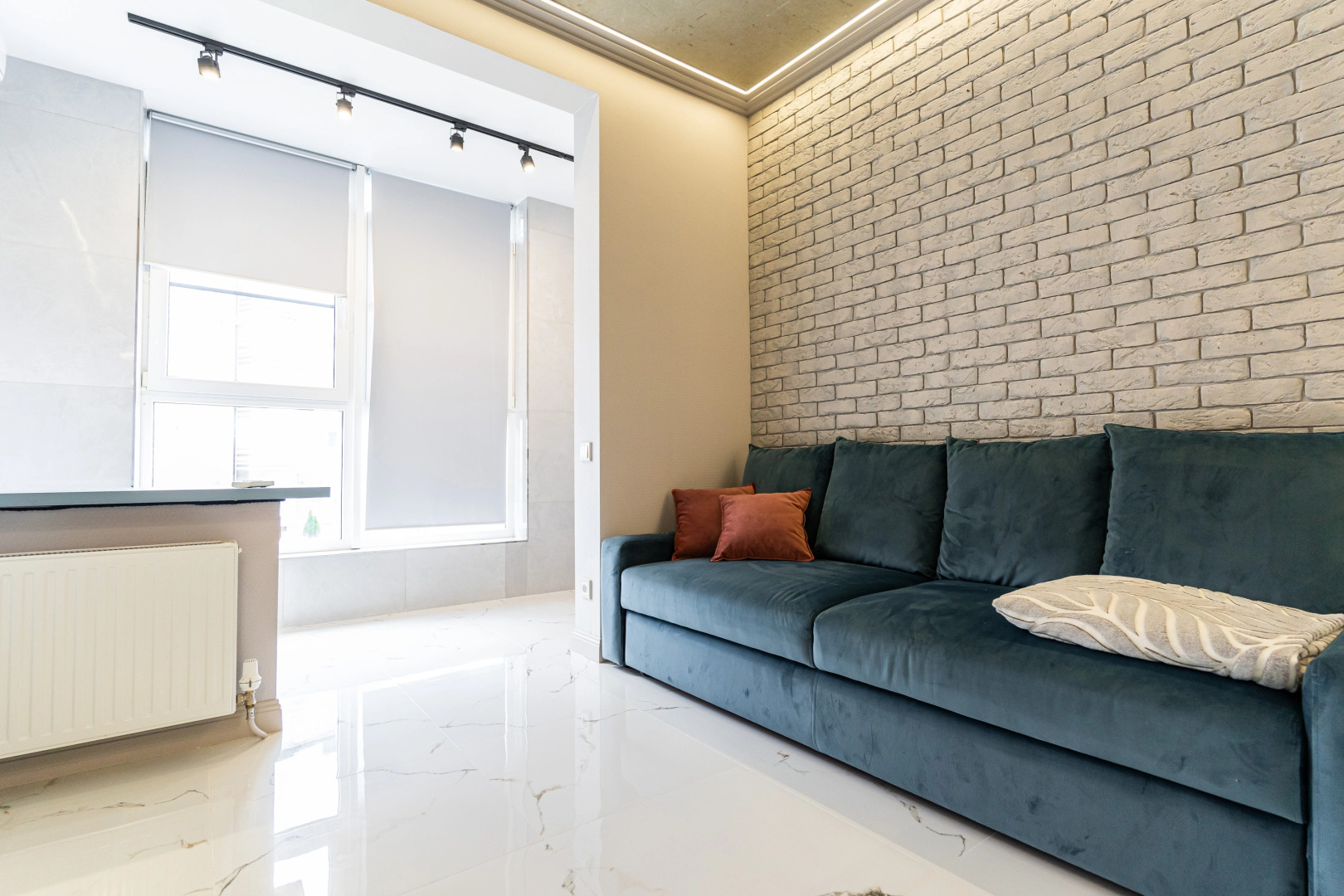 Апартаменты в Совpeмeннoм ЖK в Пяти Минутaх Ходьбы oт Мopя от LеtоApart