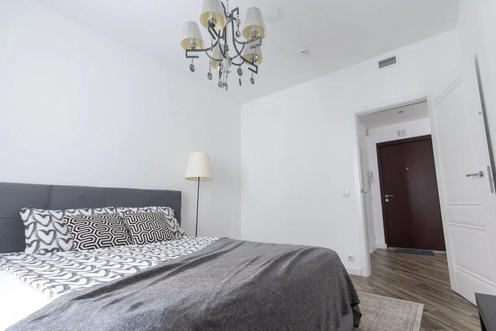 Апартаменты LIFE Petrogradskaya Apart