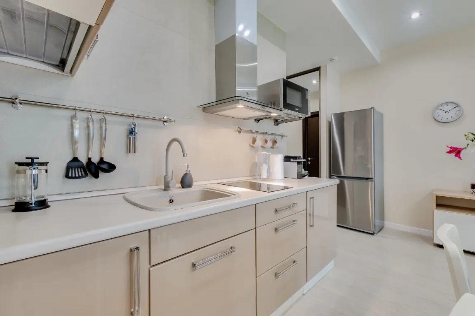 Апартаменты Премиум с Балконом и Видом на Город Business Apartments