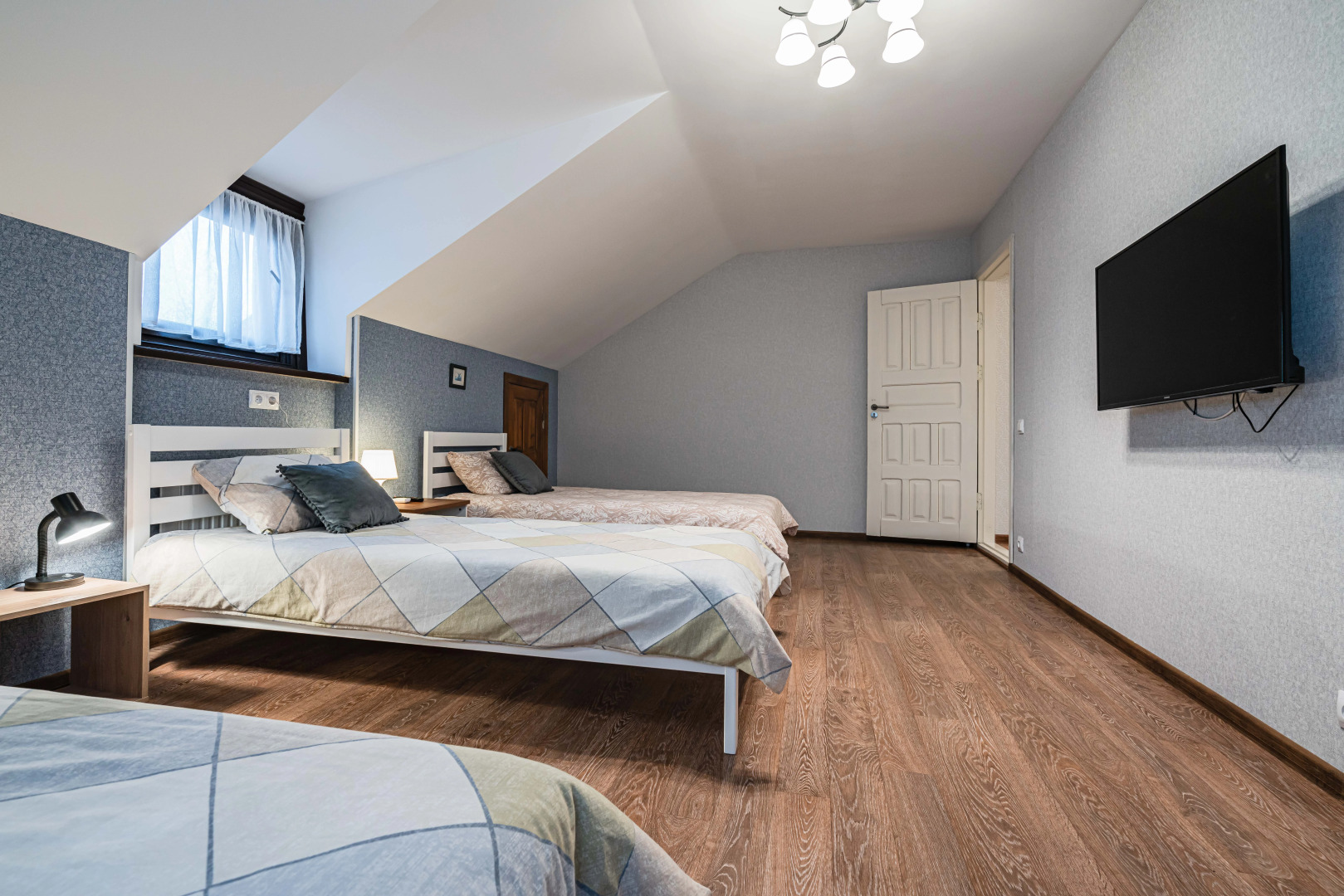 Квартира Трехкомнатная Московская 12