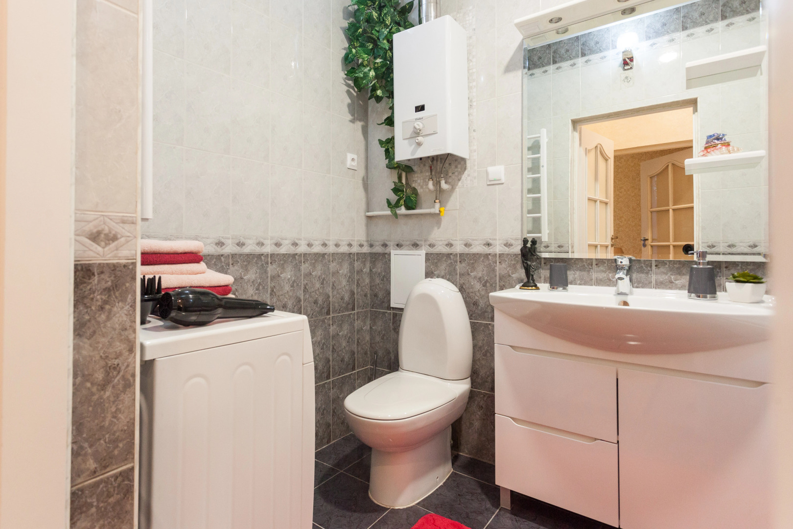 Апартаменты двухкомнатные экстра-люкс в центре