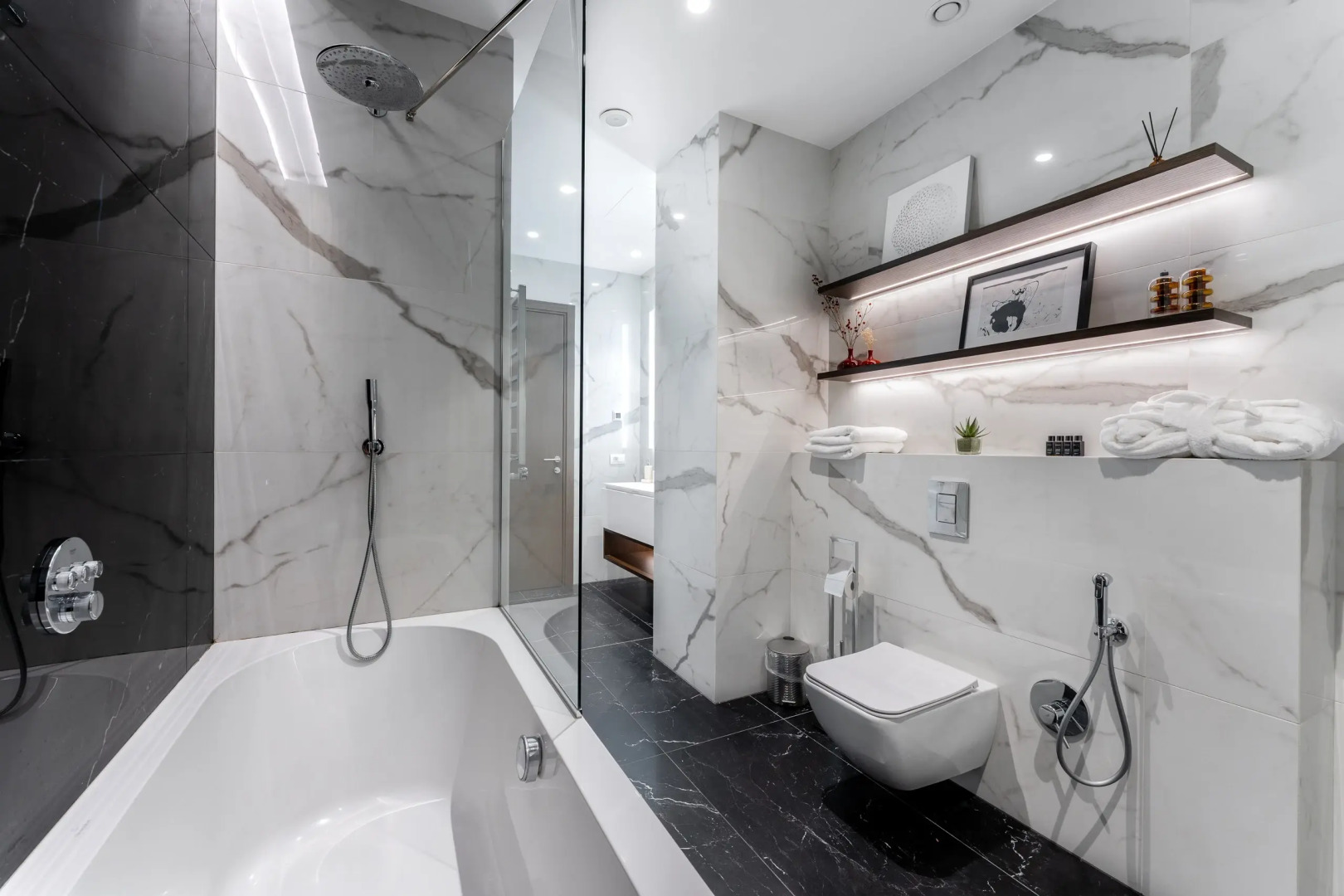 Апартаменты Апарт с Угловой Спальней с Панорамной Ванной