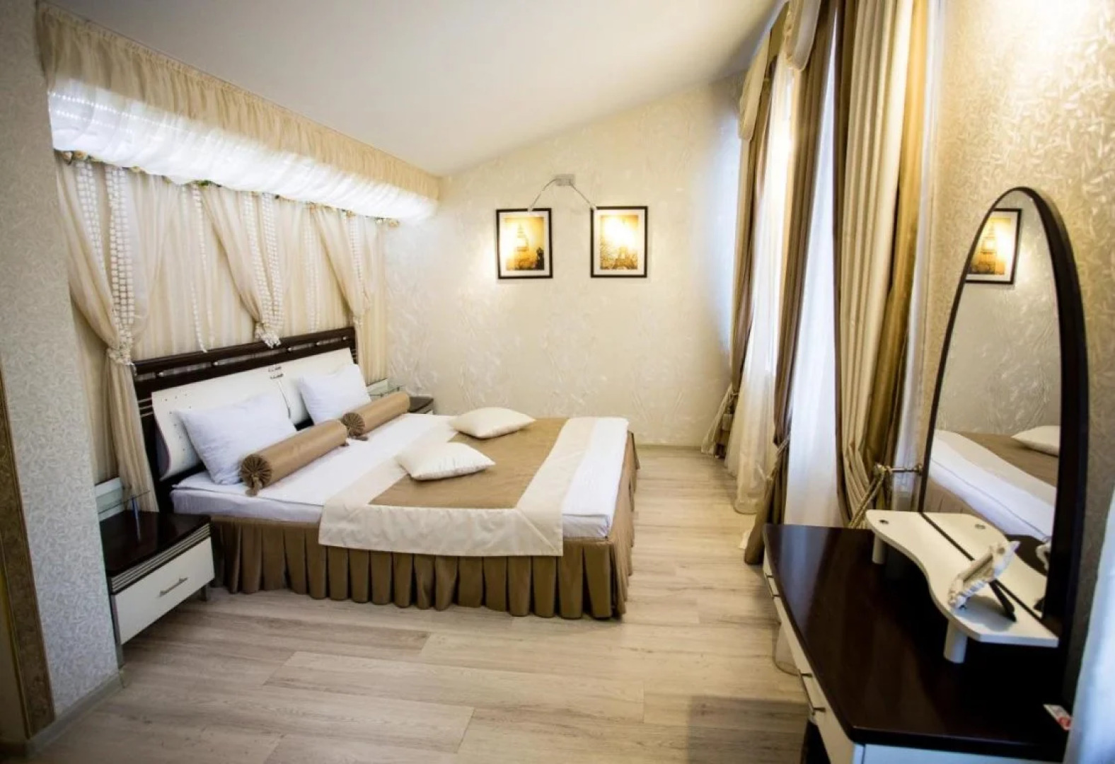 Отель Атриум