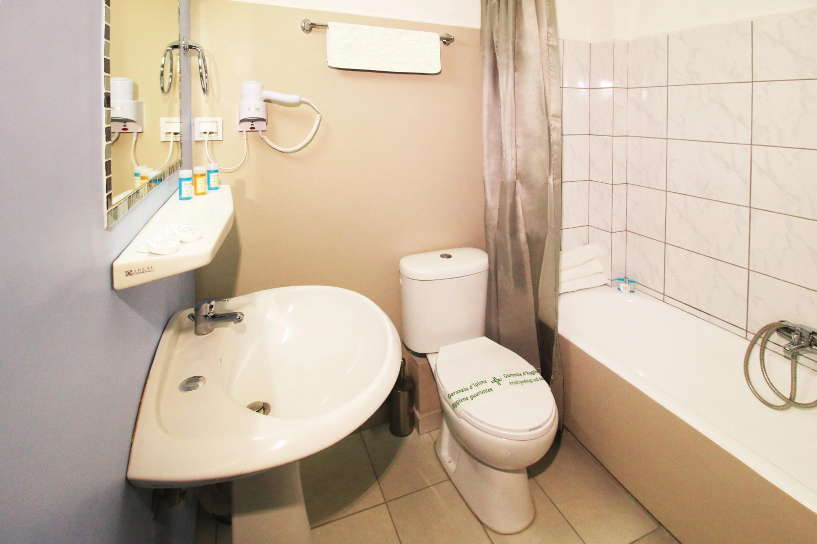 Отель Silver Bay