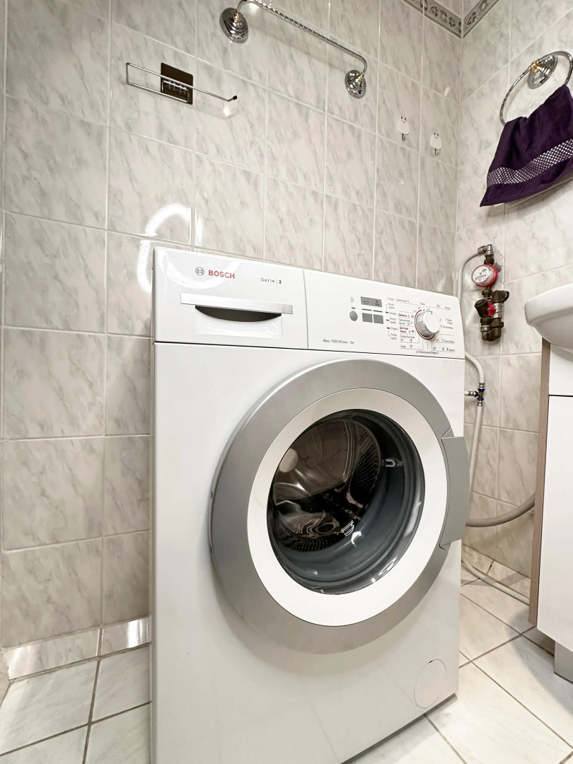 Квартира Уютная Двухкомнатная с Балконом в Центре Города