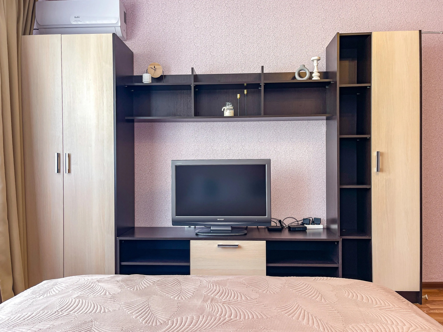 Квартира 2 Ночи на Мурата Ахеджака 22