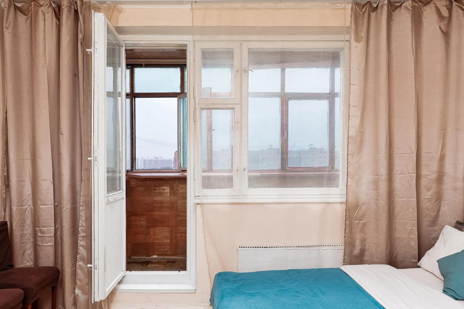 Апартаменты Просторная квартира на 4-х метро Марьино