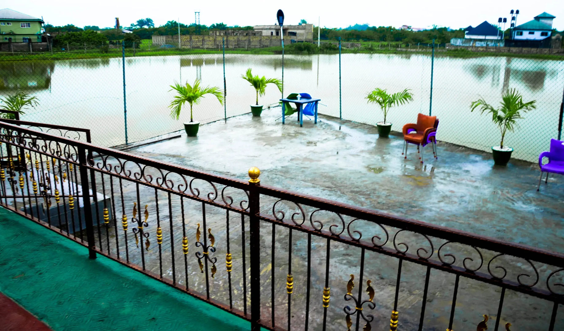 Отель LAKE SIDE HOTEL WARRI