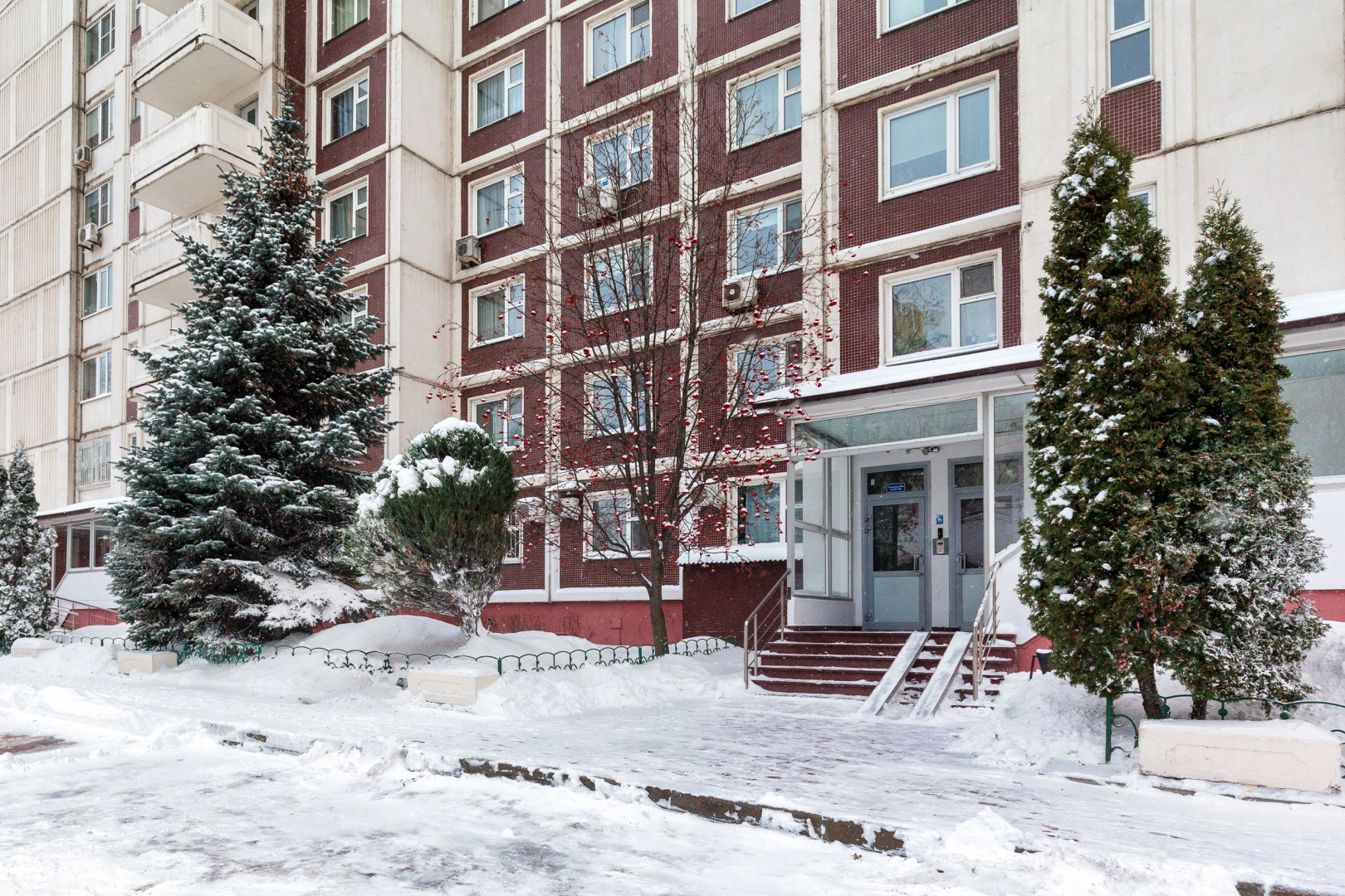 Апартаменты Семейная Квартира на 6 человек м.Домодедовская