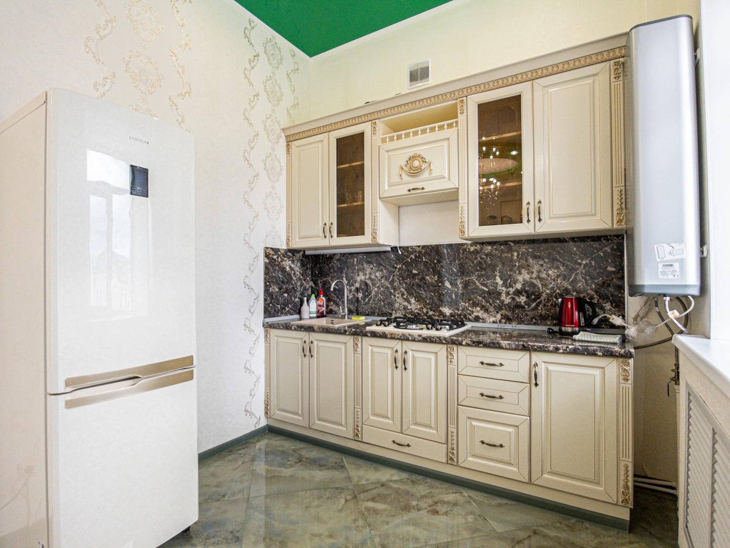 Апартаменты четырехкомнатные с видом на крепостную стену