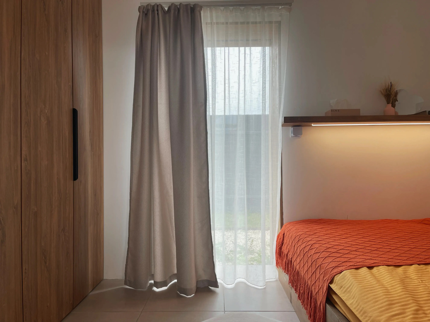 Частный дом просторный барнхаус с панорамными окнами