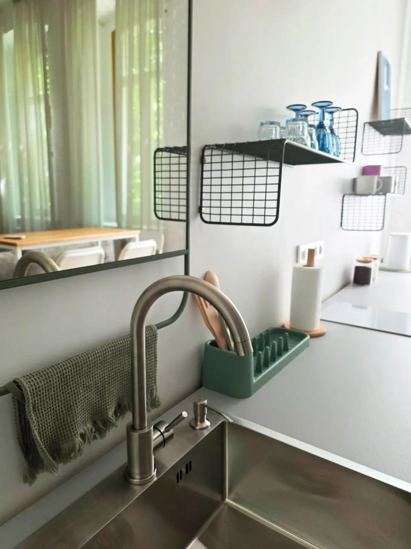 Апартаменты Новые с Высокими Окнами на Пешеходной Улице