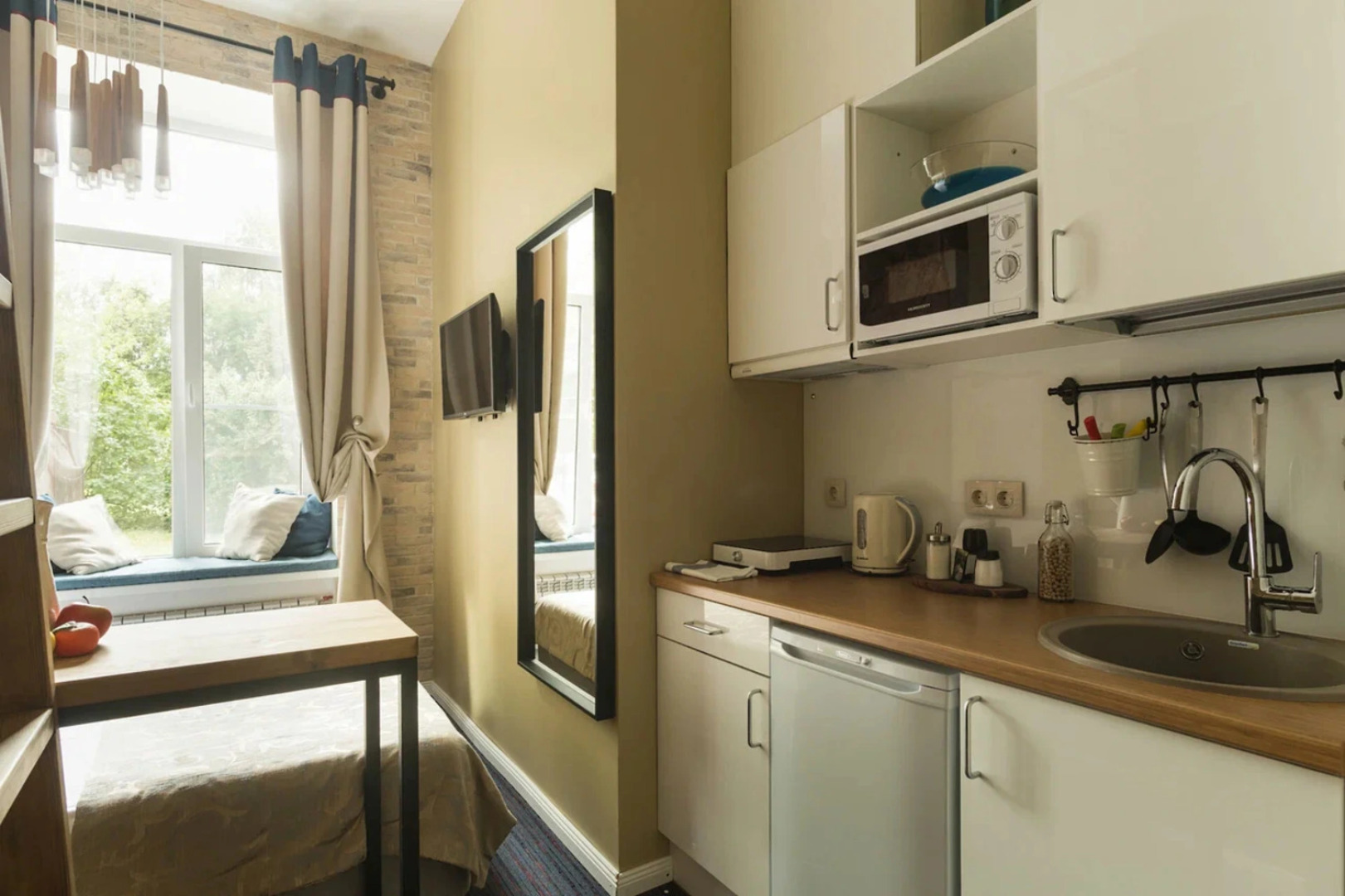 Отель София