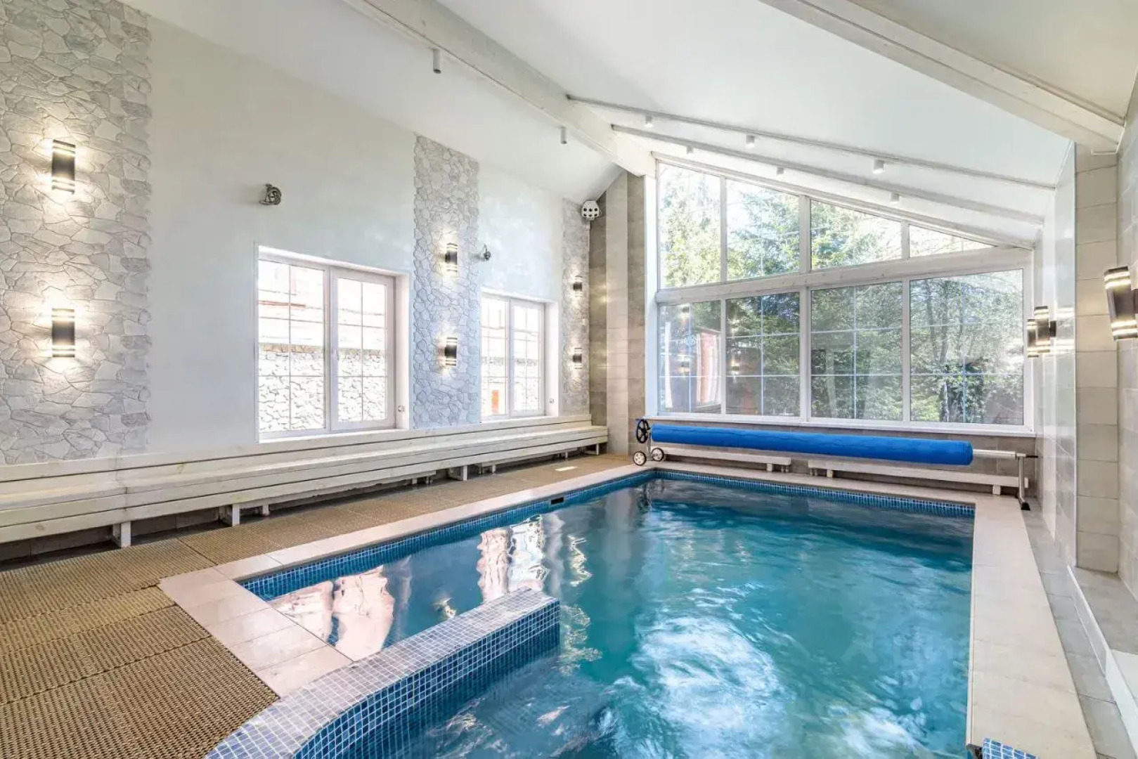 Замок Anstar House Vatutinki