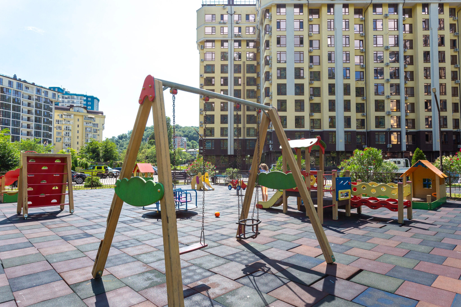 Просторная стильная квартира с видом на горы. Кватро 43