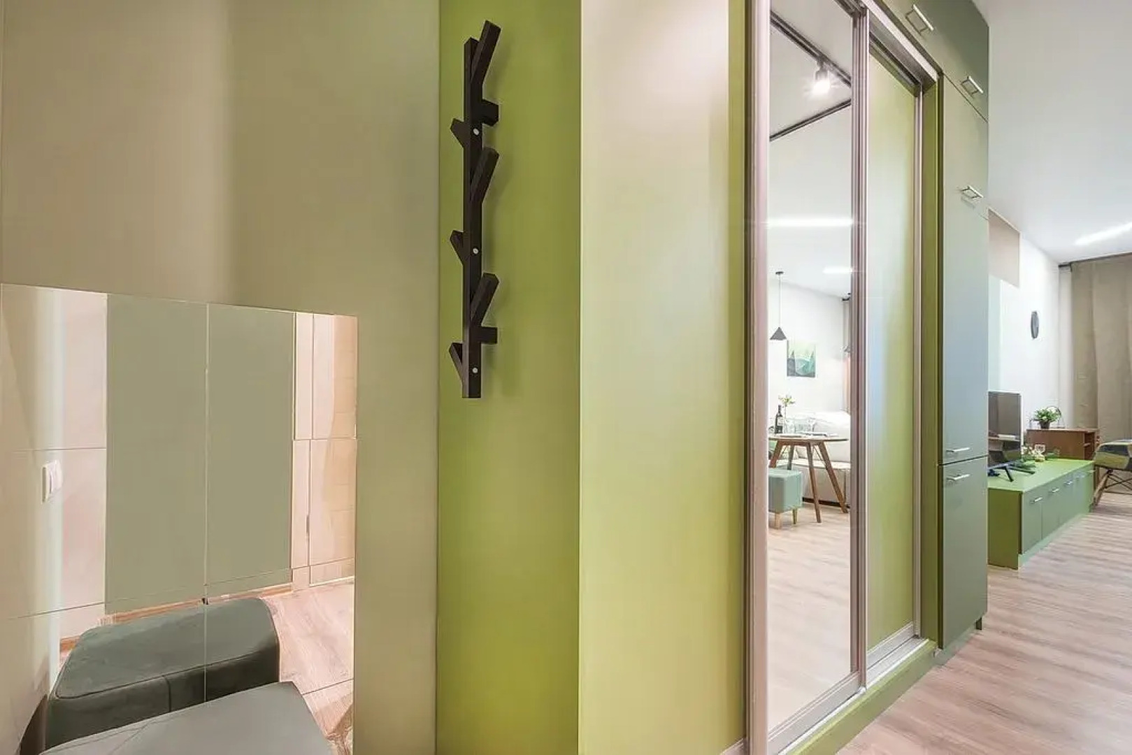 Апартаменты SKY INN Color Green