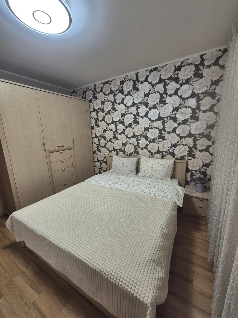 Квартира Просторная трёхкомнатная на Электронной