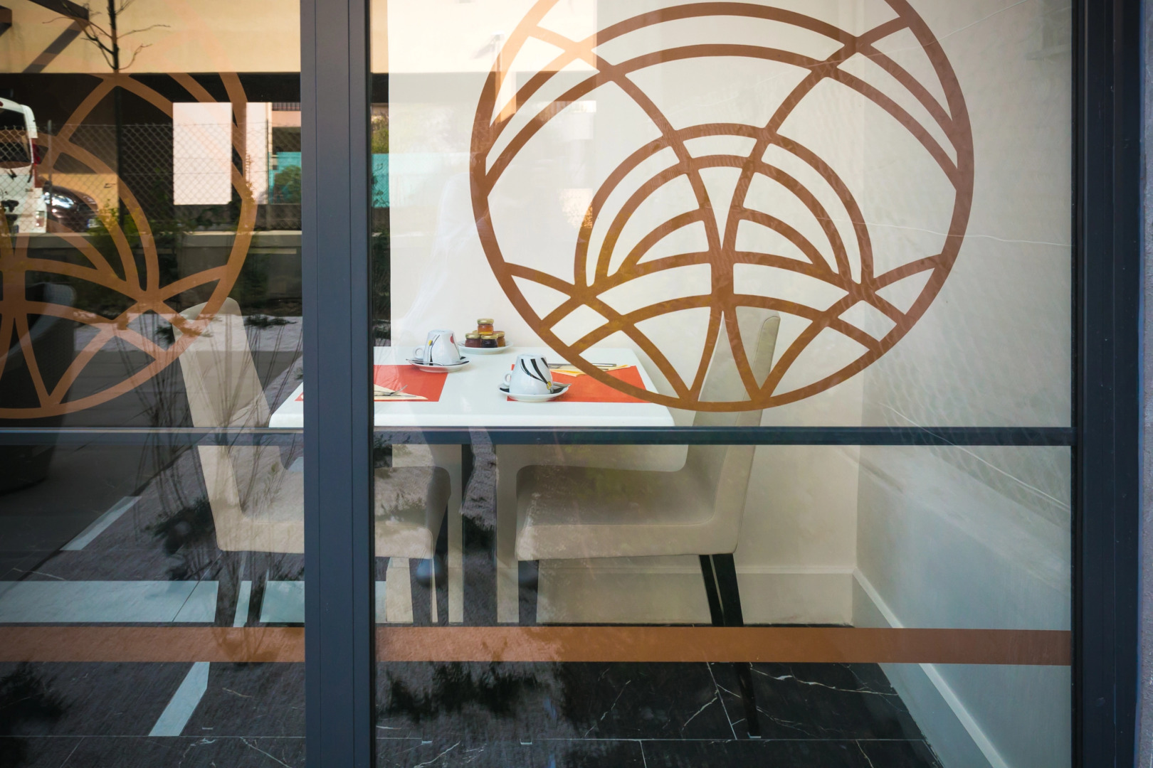 Отель Best Western Journel Saint-Laurent-Du-Var