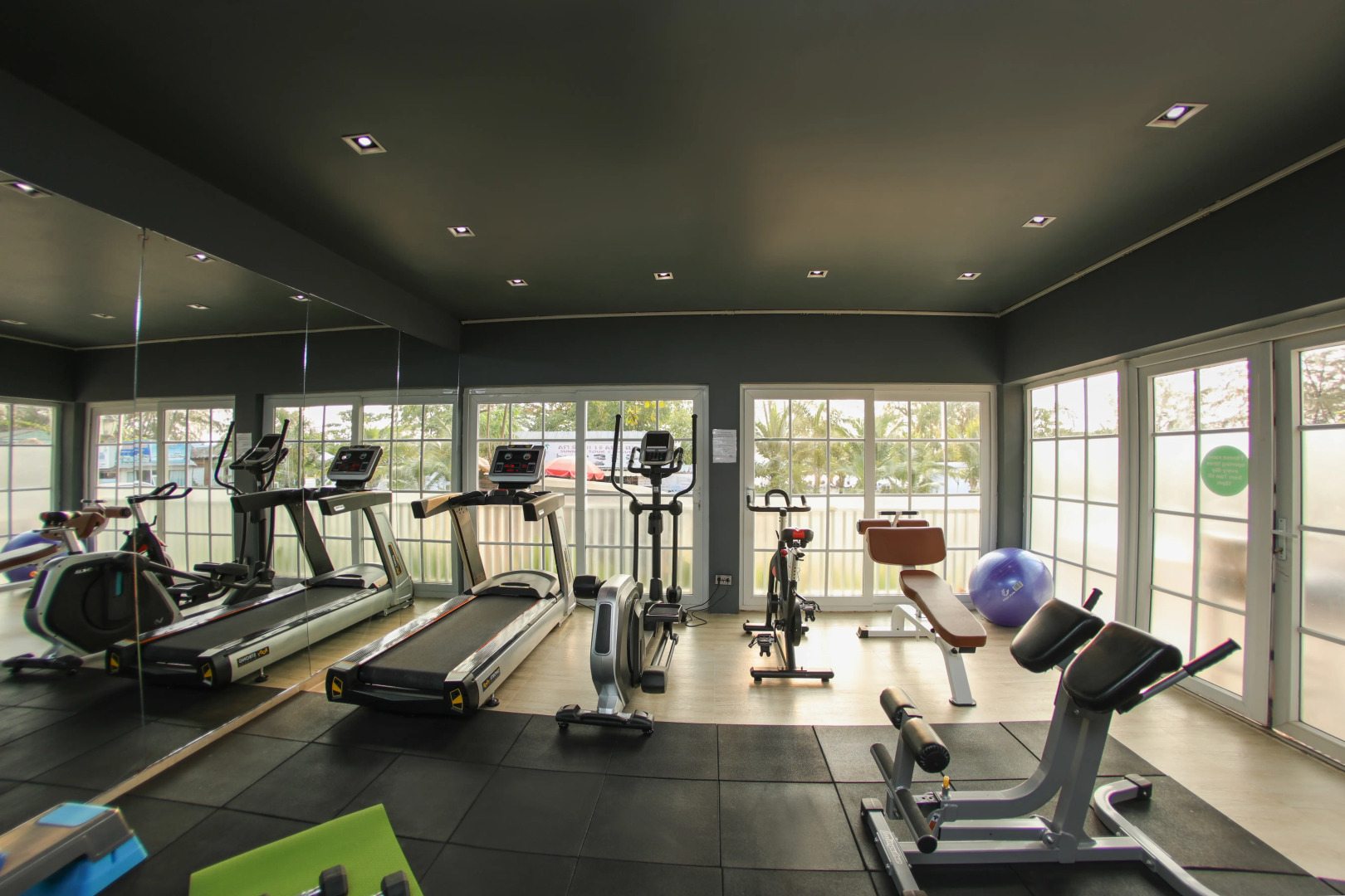 White Boutique Hotel & Residences