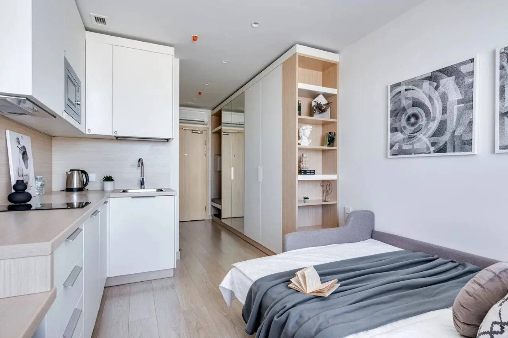 Апартаменты Grey's Apartment с Видом на Город