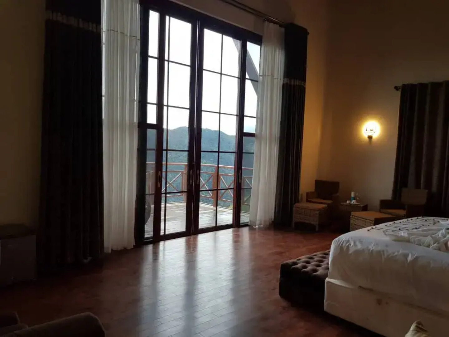 Отель Gorilla Heights Lodge