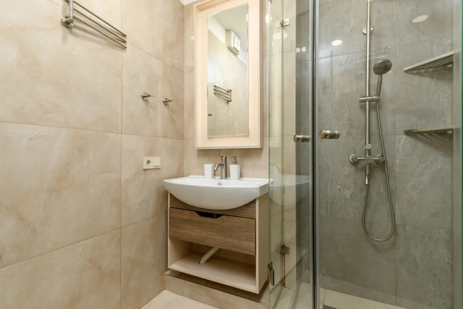 Апартаменты GeoApart Цветочная 30 9