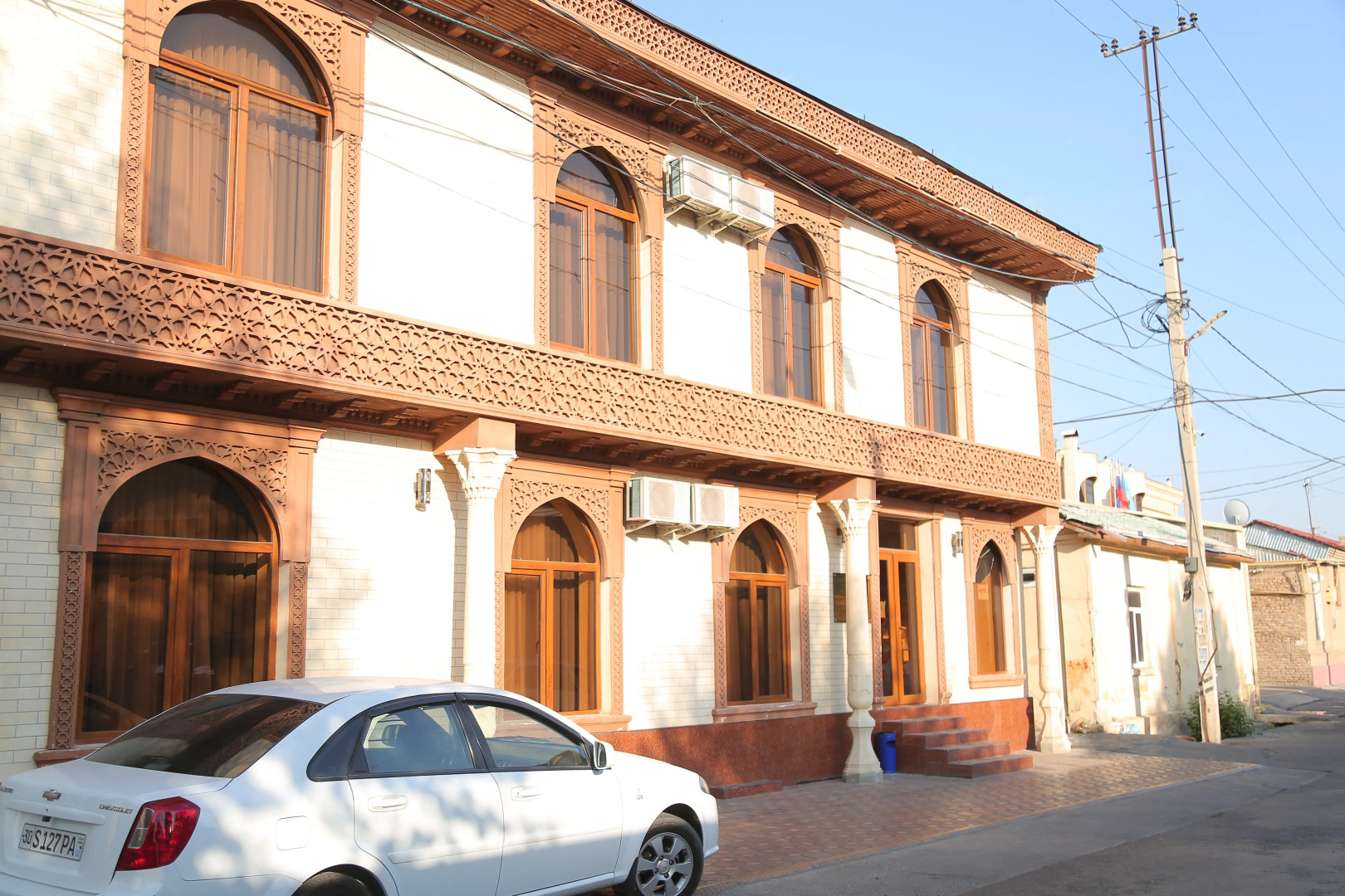 Отель Ideal Best Tour