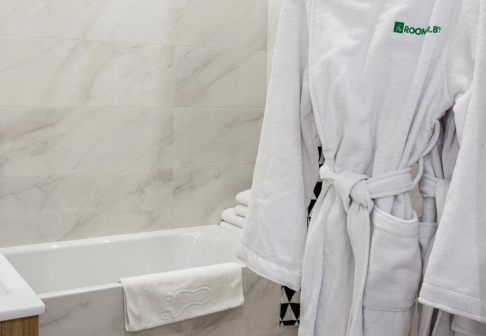 Апартаменты Румер в элитном жилом комплексе с видом на озеро