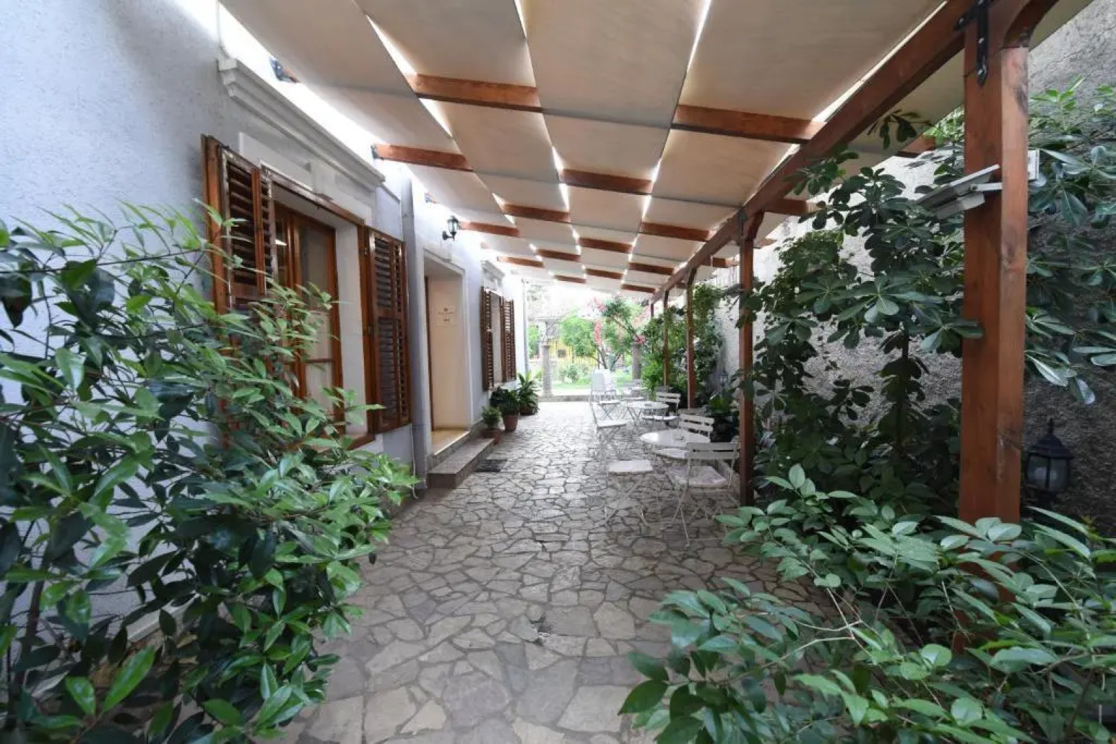 Отель Rose Garden