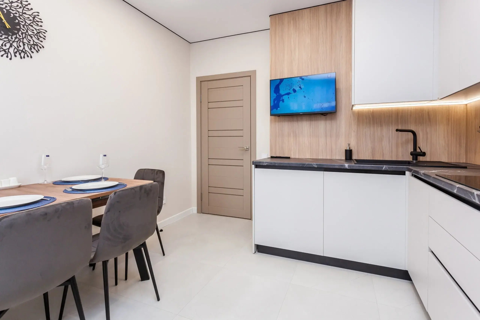 Апартаменты рядом с Парком Галицкого на улице имени Жлобы 139