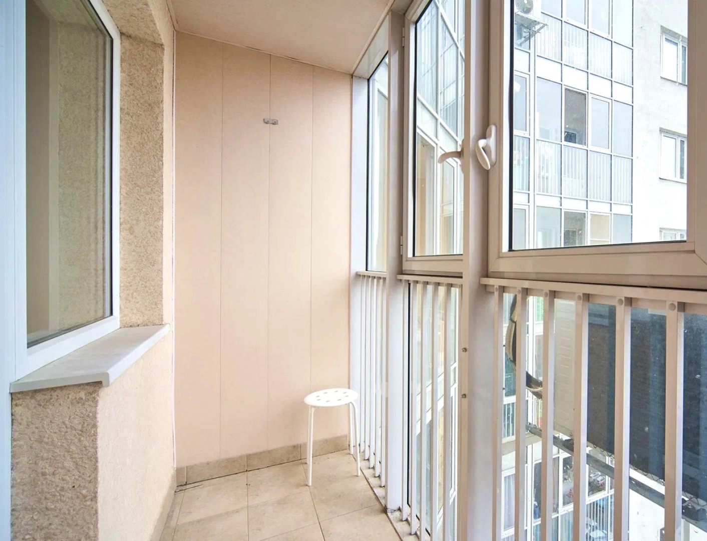 Апартаменты Уютная Студия с большой лоджией в доме бизнес-класса