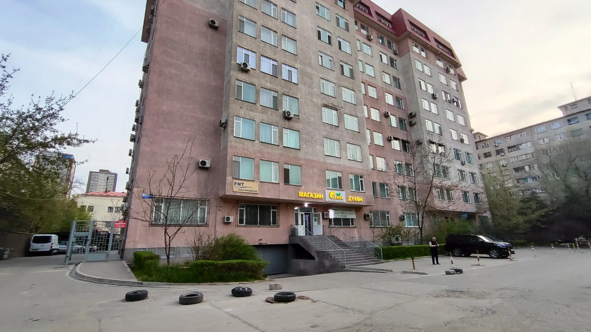 Апартаменты просторные двухкомнатные в центре Бишкека