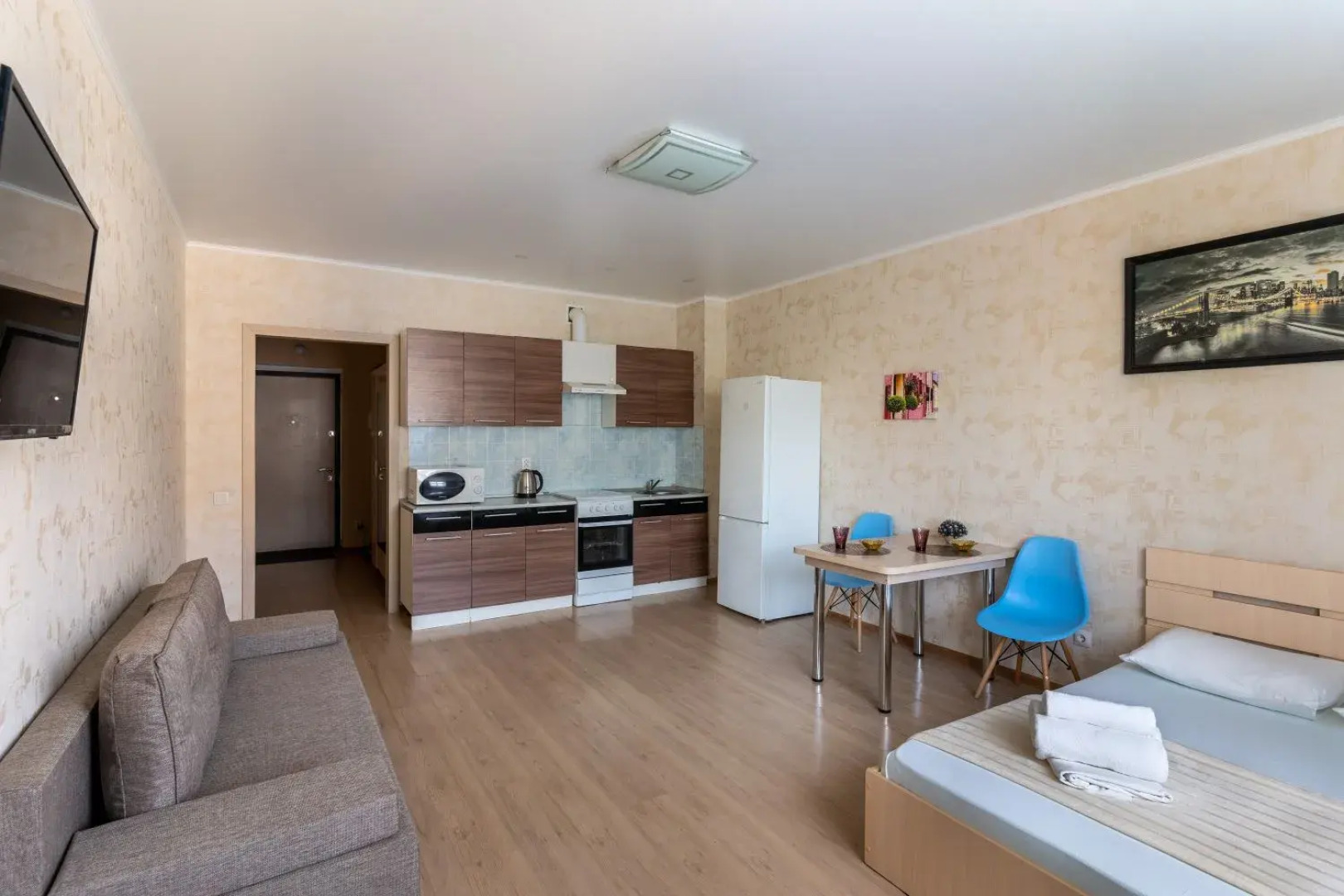 Апартаменты студия в новом доме в центре Тюмени