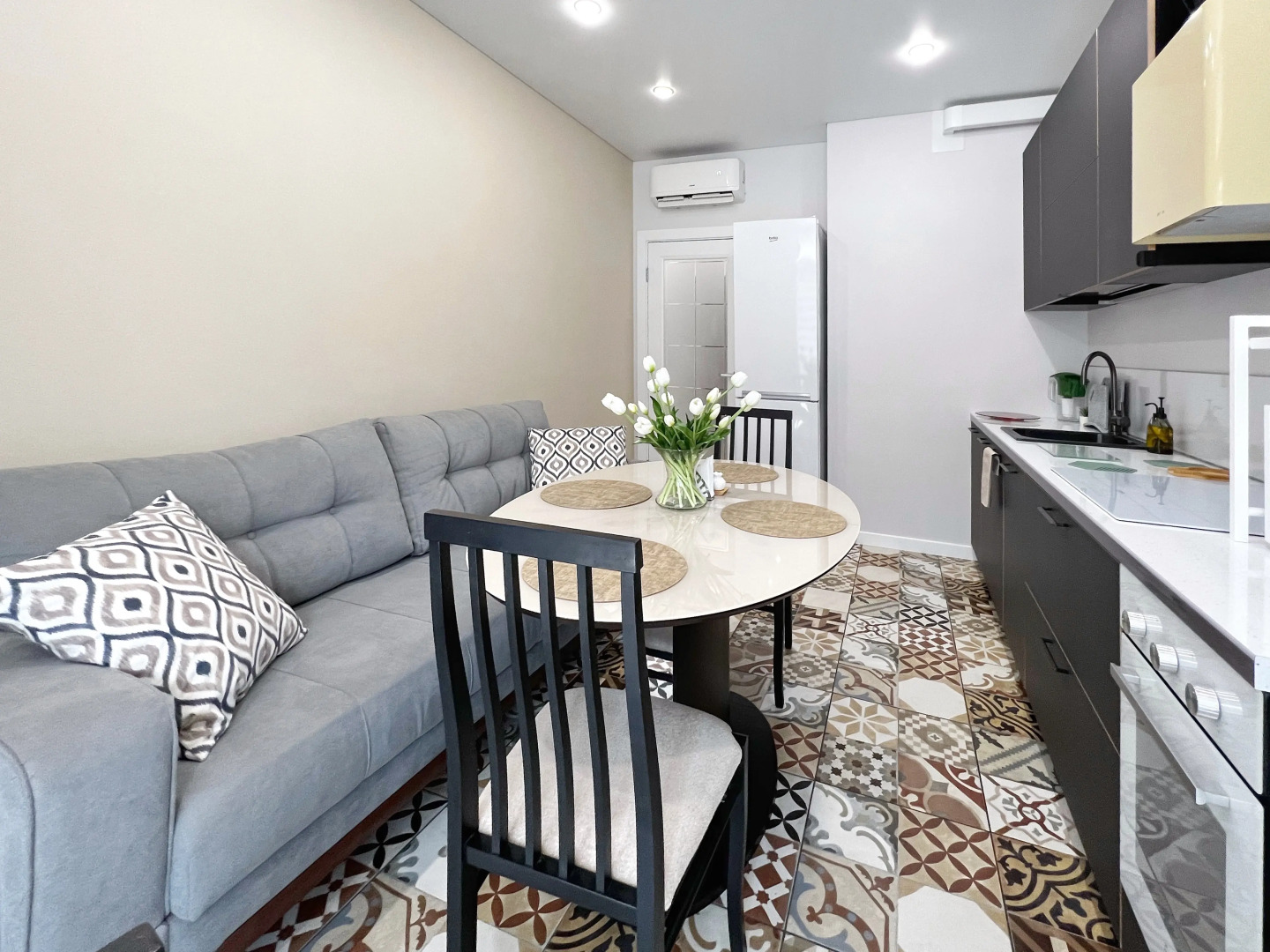 Апартаменты Granada Шикарная квартира в историческом центре Санкт-Петербурга в 300 метрах от Невского Проспекта и Площади Восстания