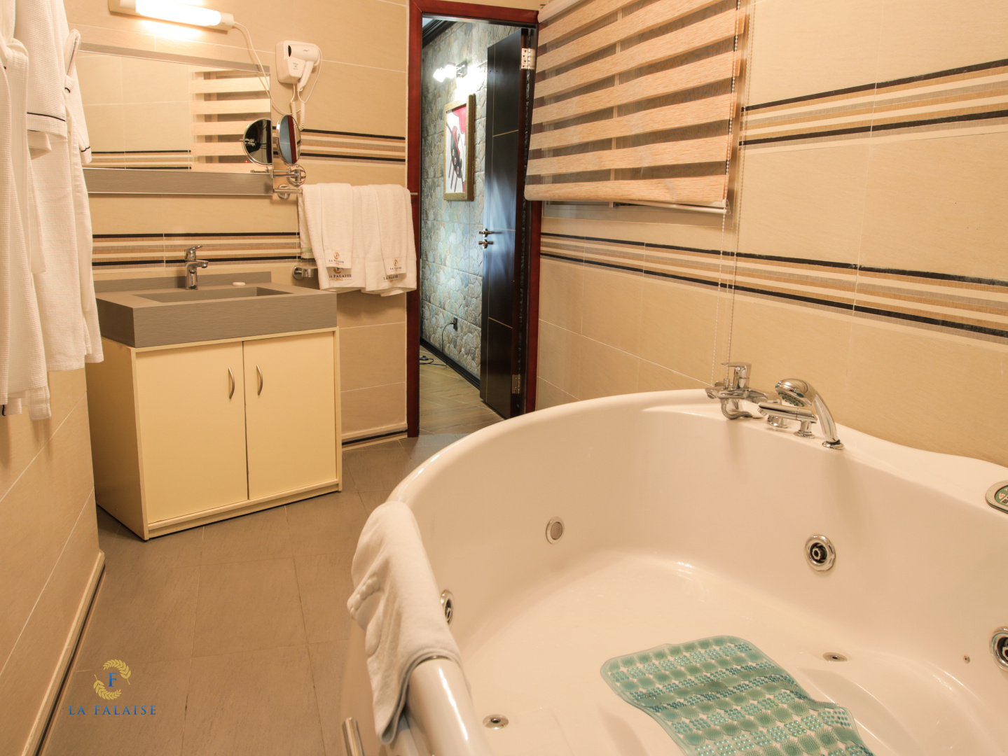 Отель Residence la Falaise