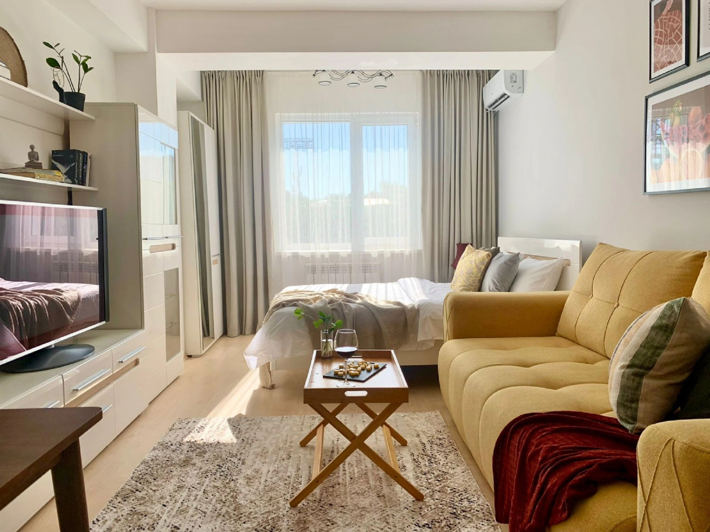 Апартаменты студия Фрида Кало в центре города Алматы