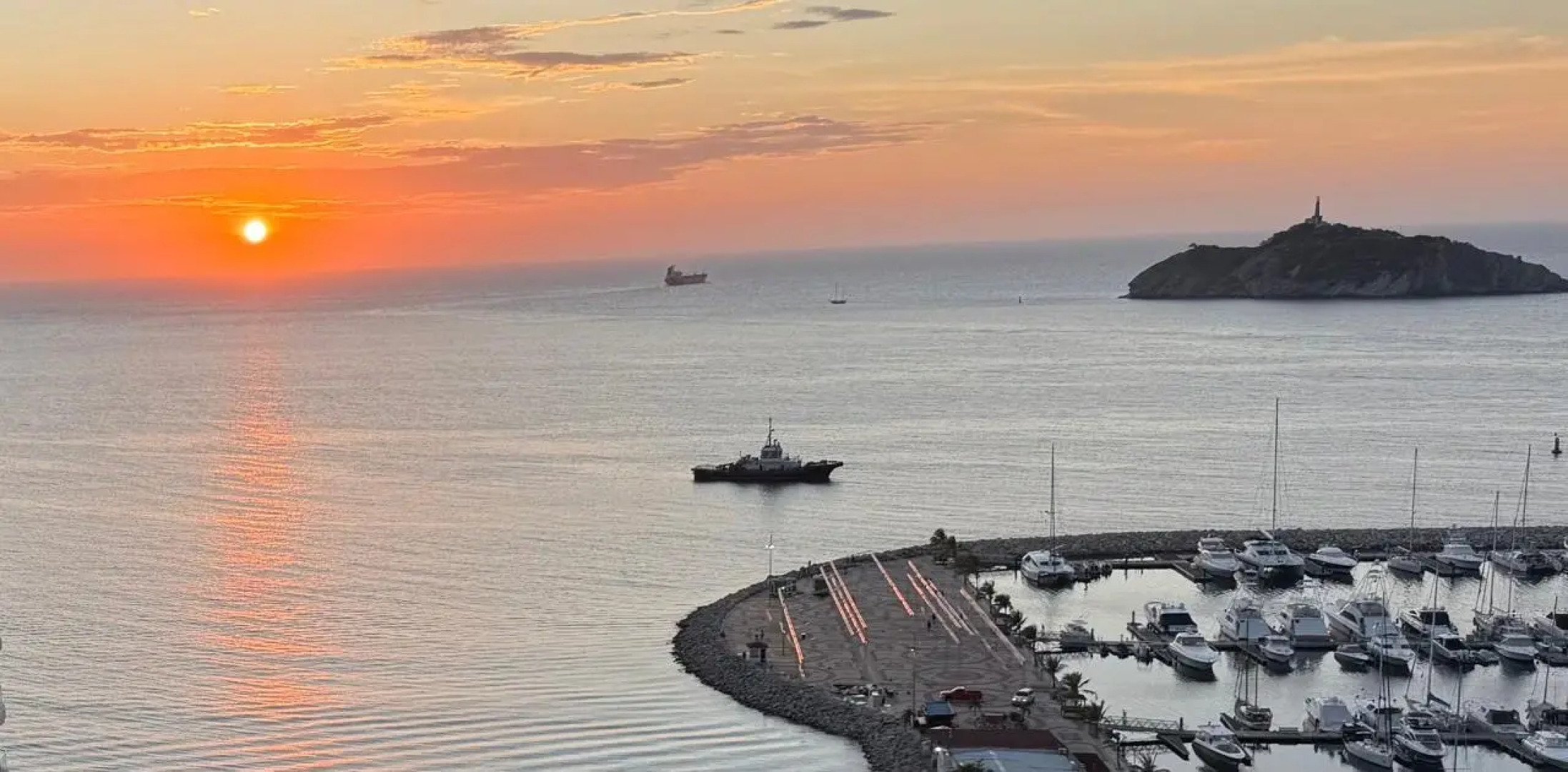 Апартаменты Blue Loft oceanview in Marina rooftop pool prime location